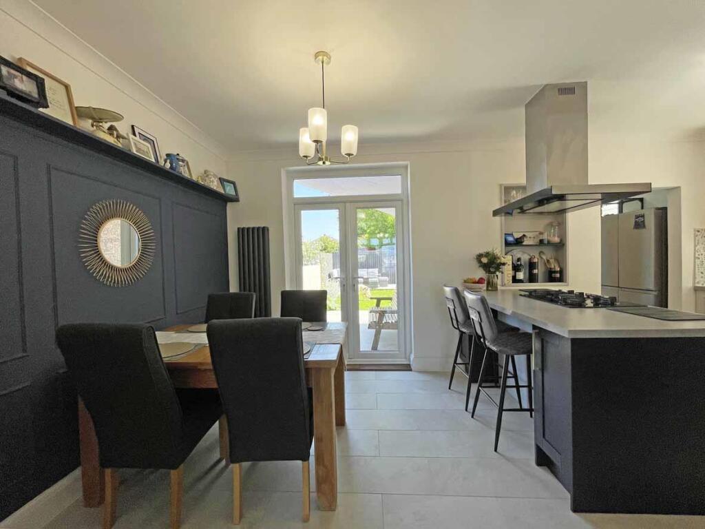 Beacon Down Avenue 40 - Dining Area.jpg