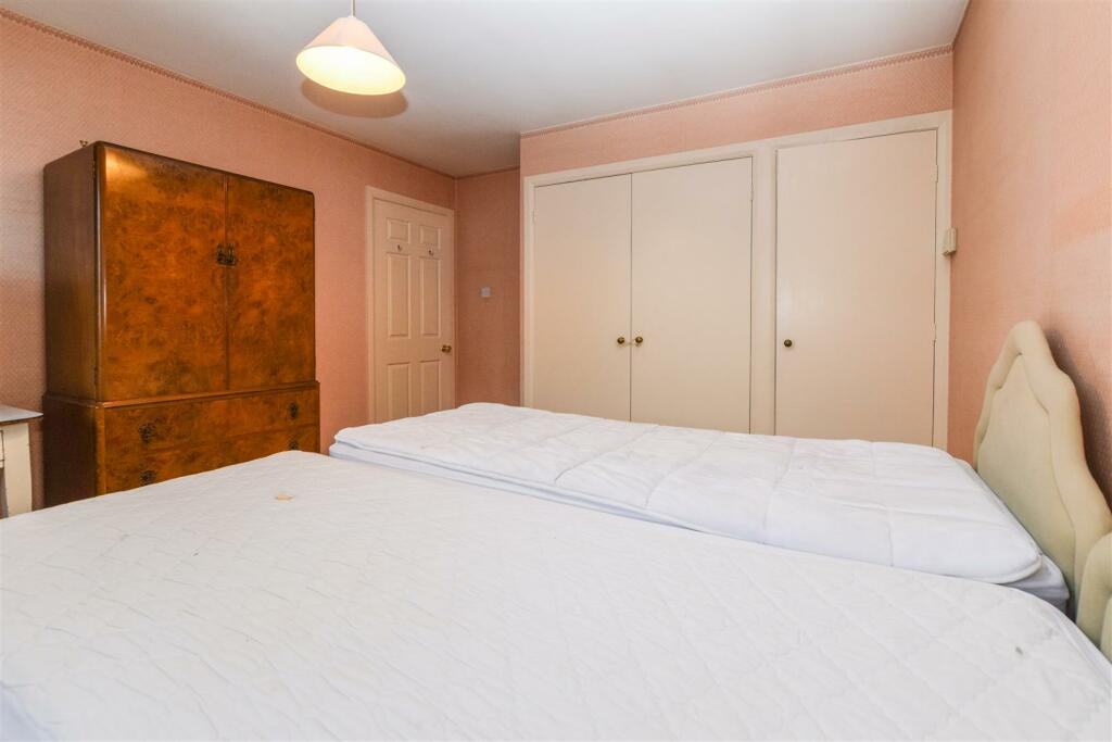 Constables - 15 Old Farm-8.jpg