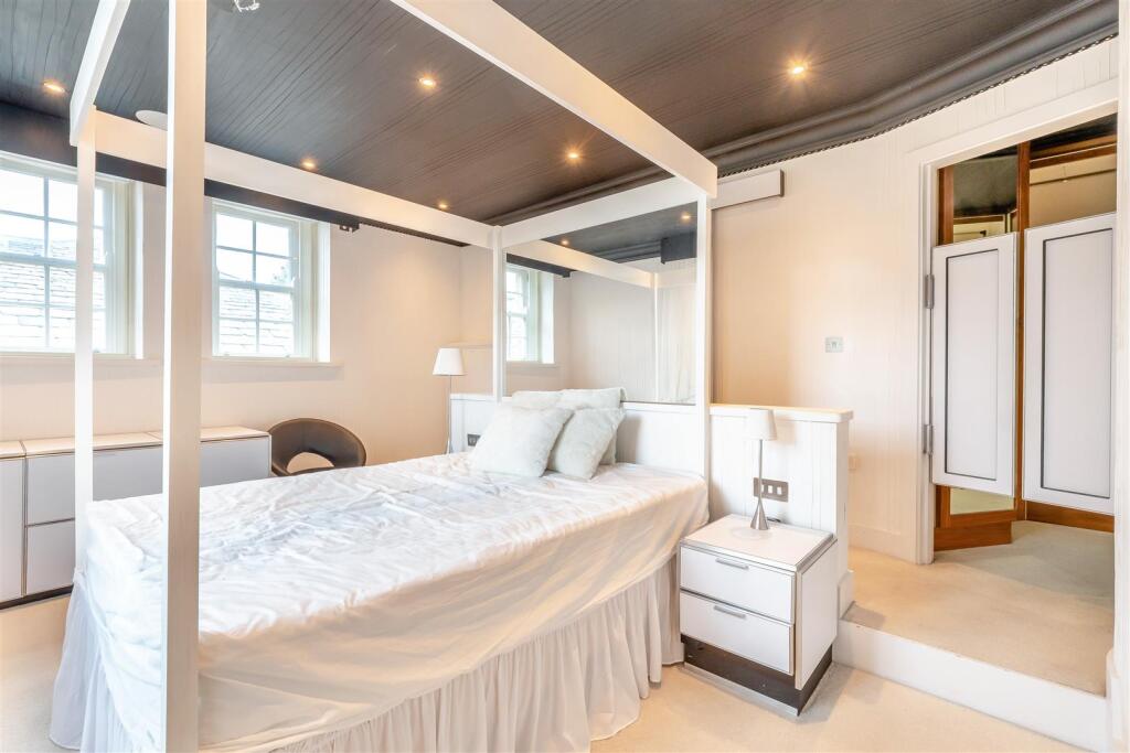 8654181-interior25.jpg