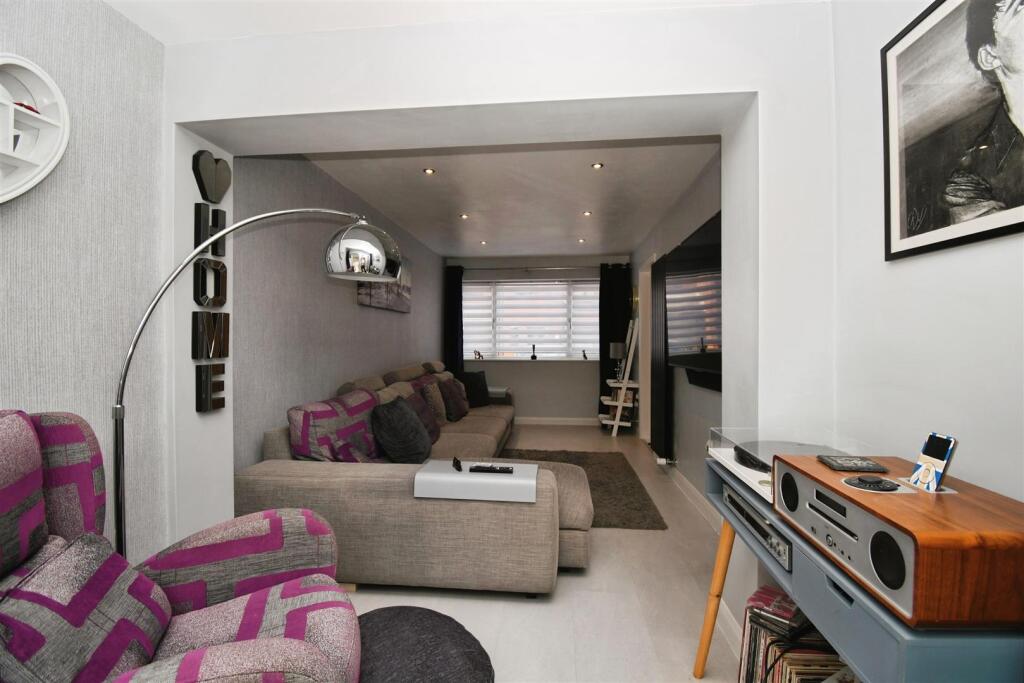 Lounge / sitting room