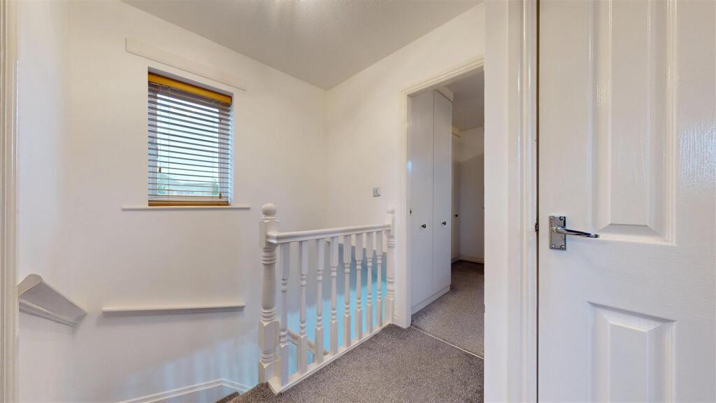 The-Hedgerows Landing