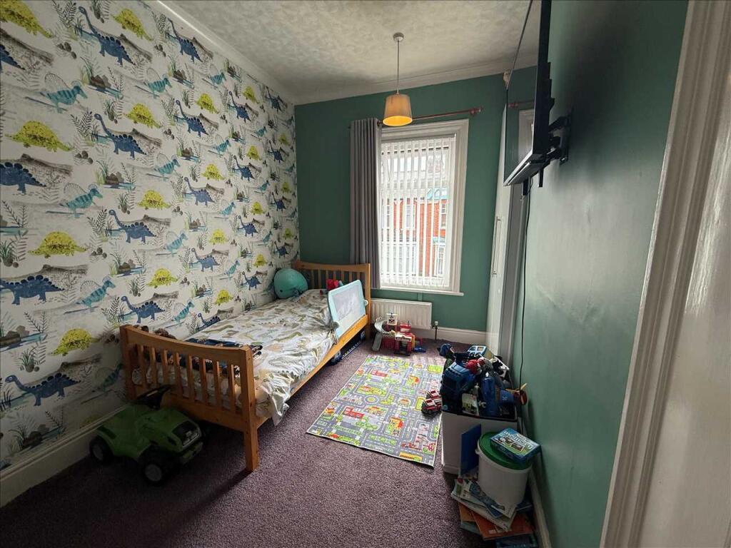 BEDROOM 2