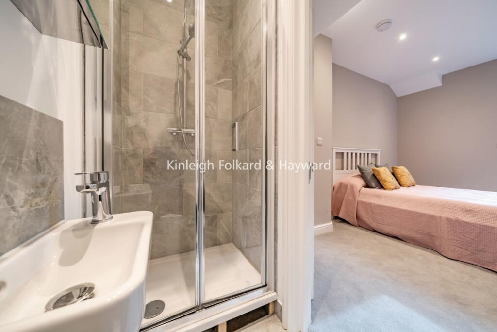 fe693bfe-6d43-4dbb-9