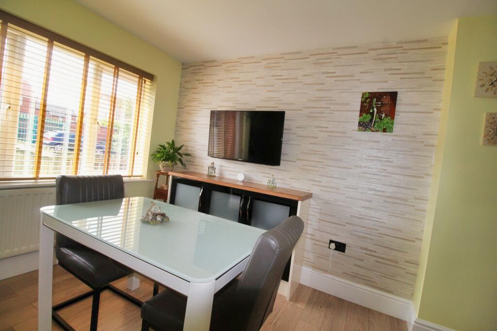 Kitchen Diner/ Family Room