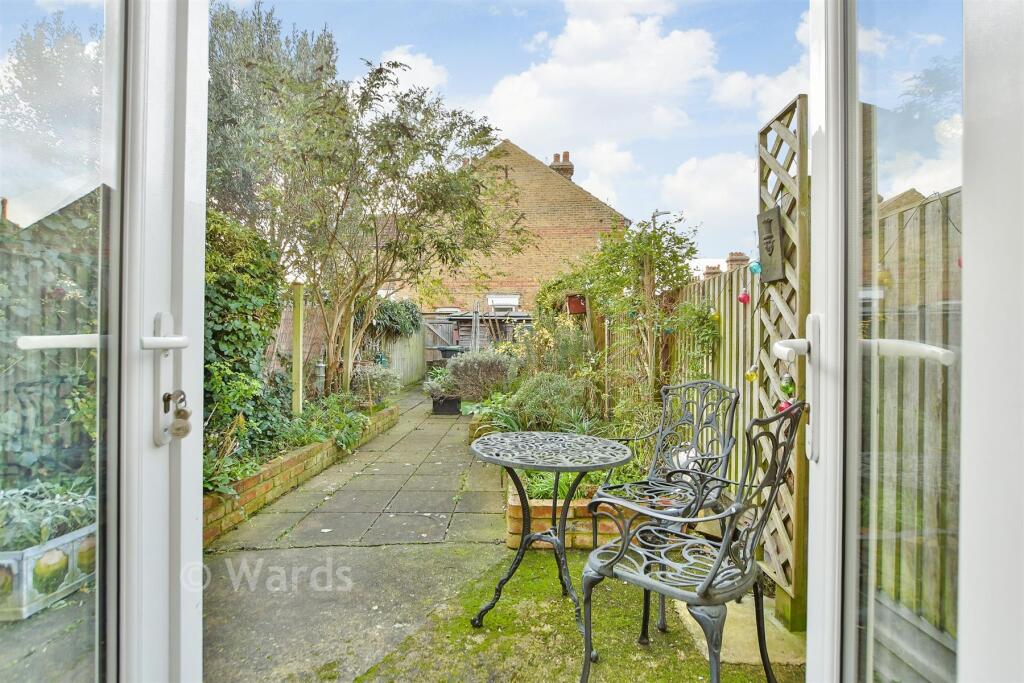 External Lifestyle Photograph