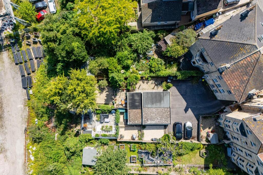 Flat 4 78 Lower Oldfield Park BA2 3HP-25.jpg