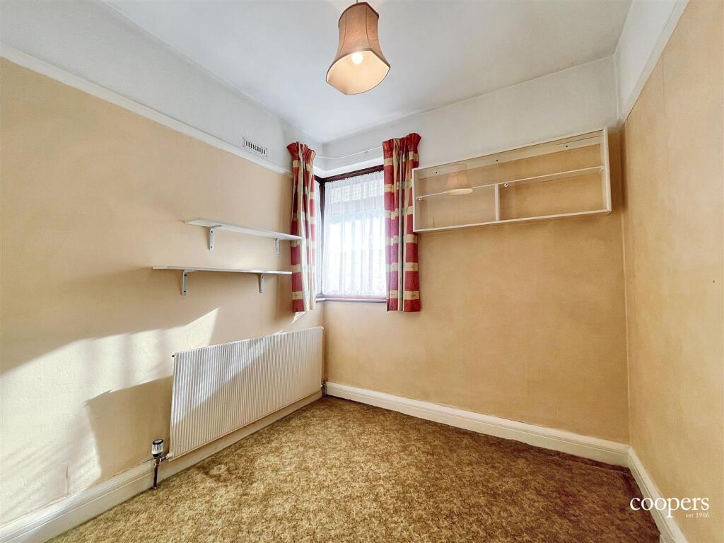 Bedroom 3 (12).jpg