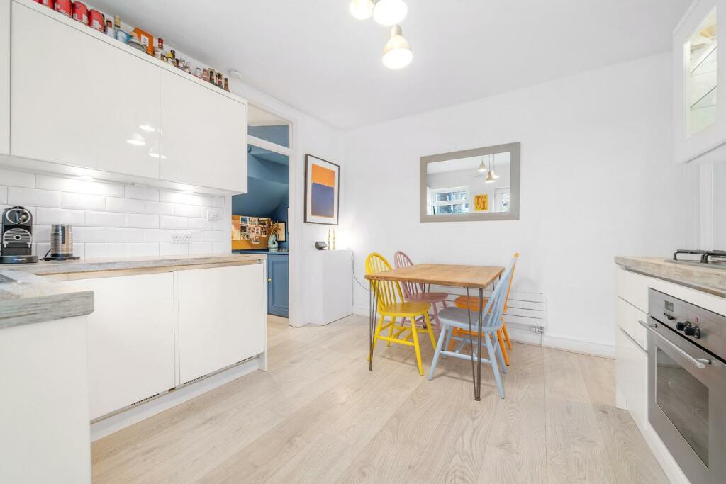 Kitchen (2).jpg