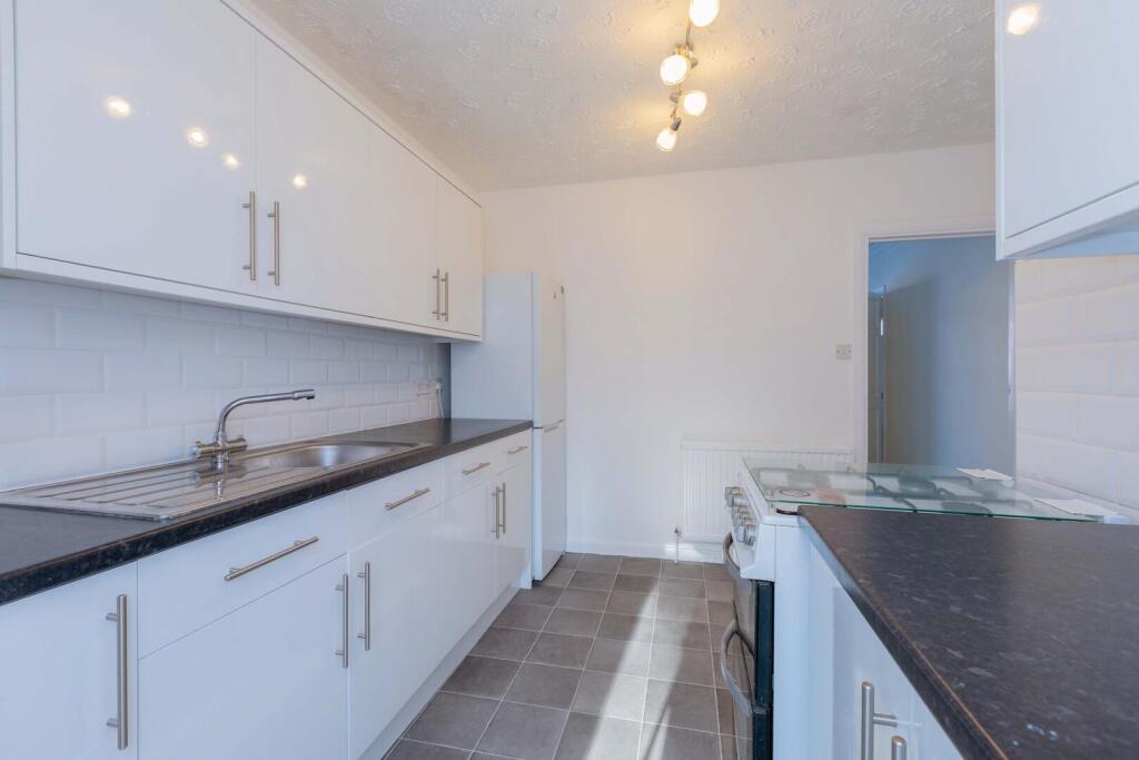 11A Stanhope Road-10.jpg