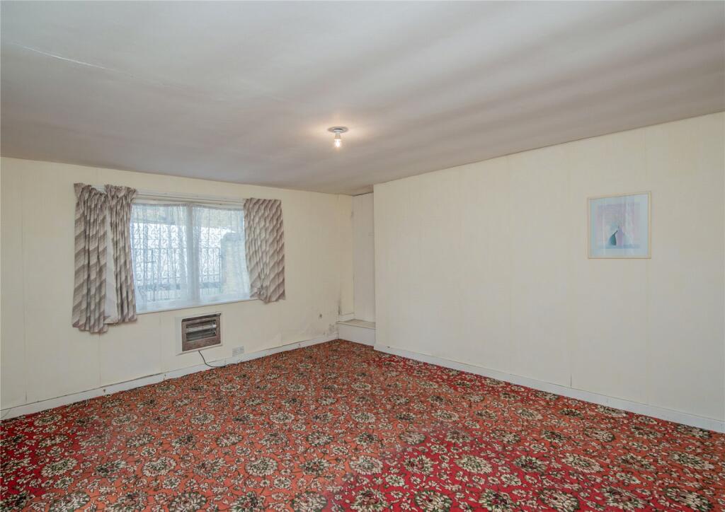 Sitting Room/Bedroom