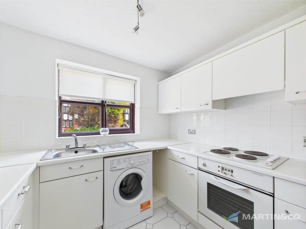 CAM02318G0-PR0446...