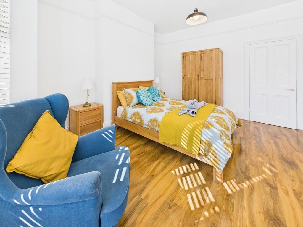 CAM03974G0-PR0120...