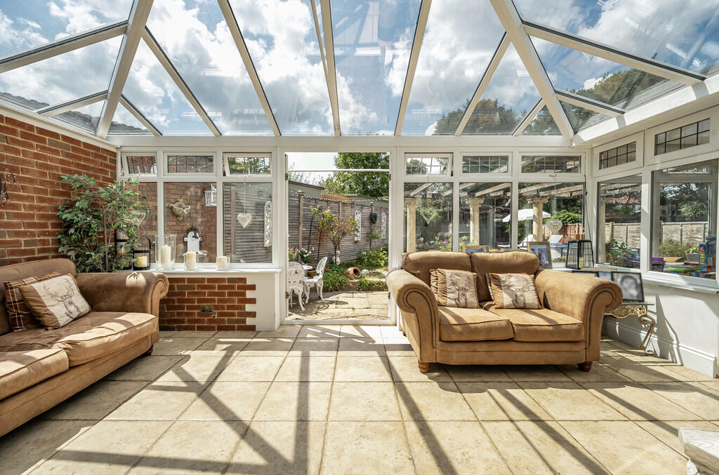 1325600-9-687a76e...