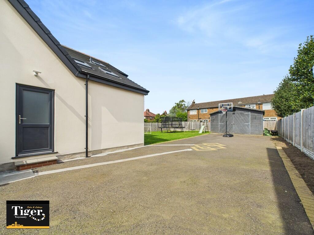 CAM02176G0-PR0559...