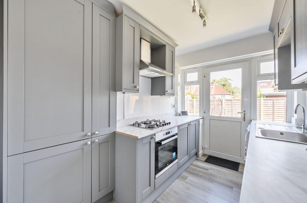 1319697-11-686d16...