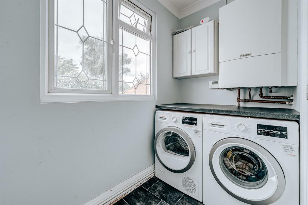 7 Bushby Avenue 2024 Final-48.jpg