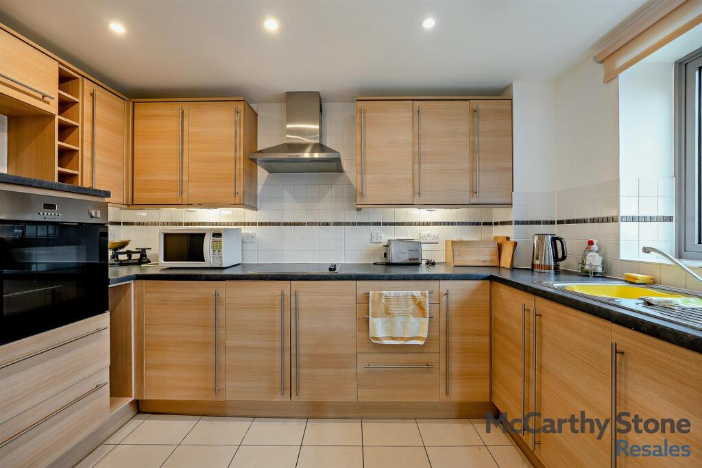 8637672-interior10-800.jpg