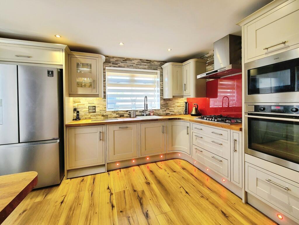 Breakfasting Kitchen