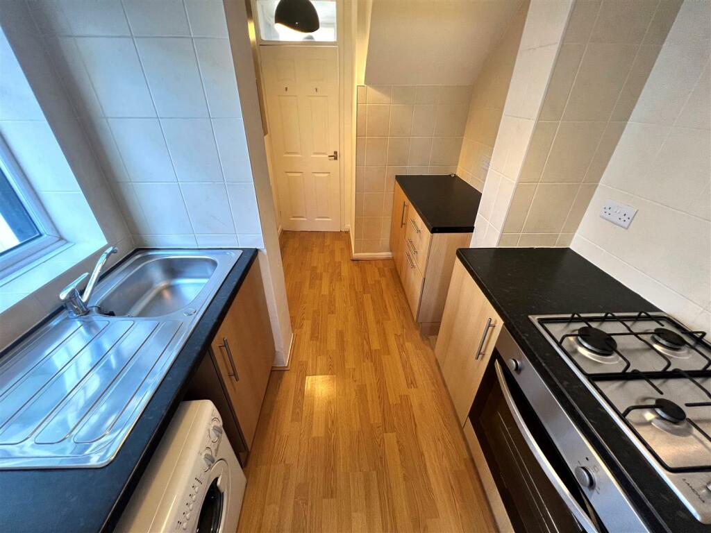 Kitchen1.jpg
