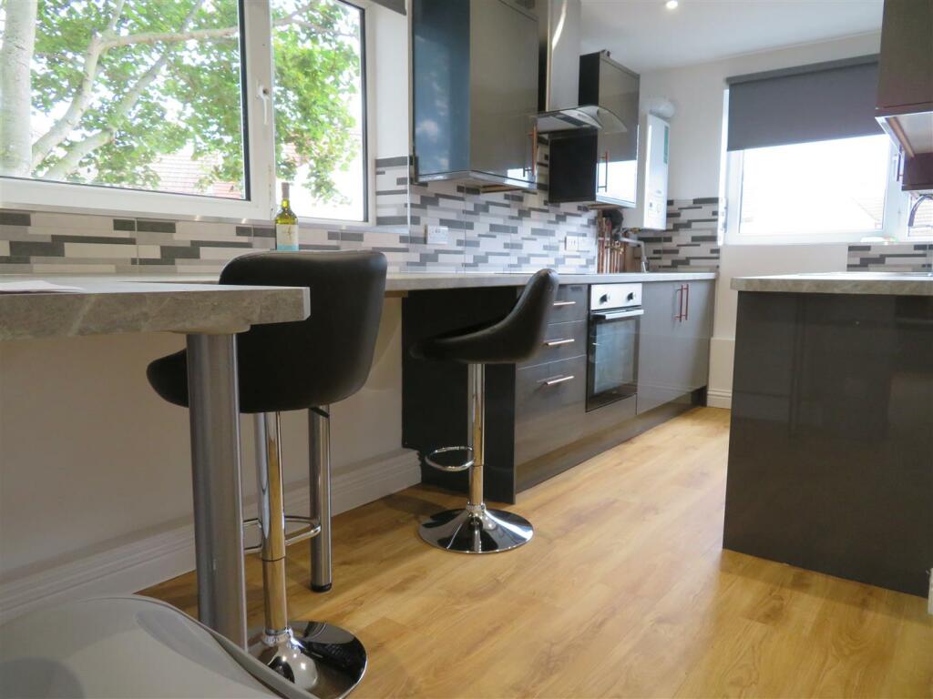 13 Milverton Kitch.JPG