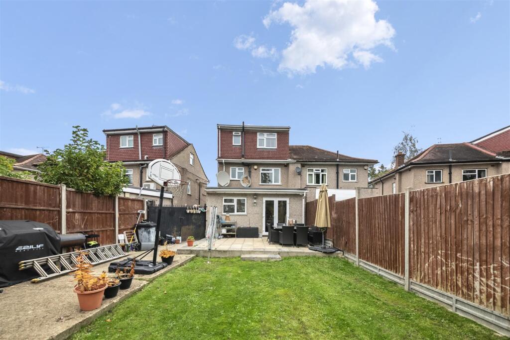Adelphi Crescent, Hayes