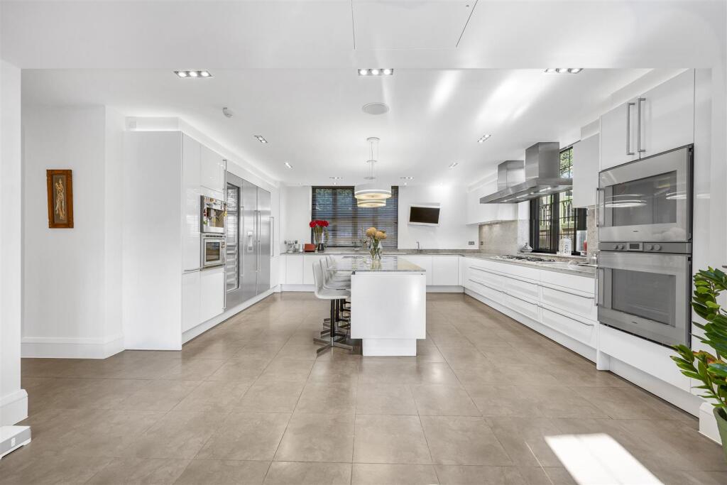 KITCHEN2 (2).jpg