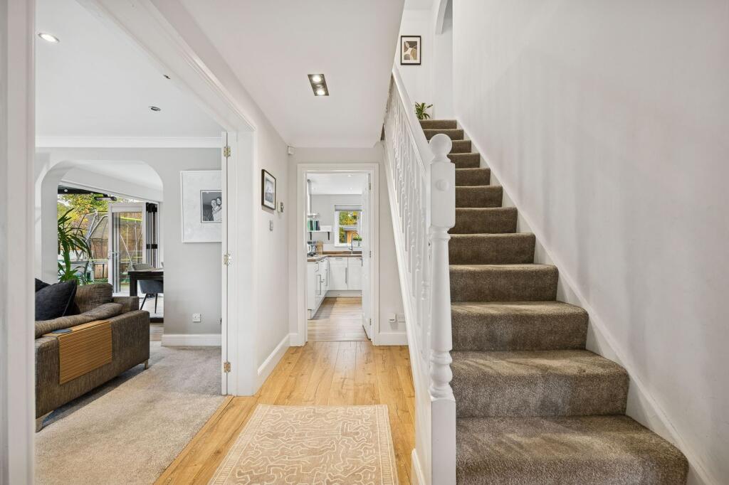 Hallway/ Stairway