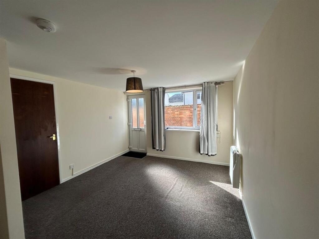 WhatsApp Image 2025-10-06 at 14.45.40 (1).jpeg