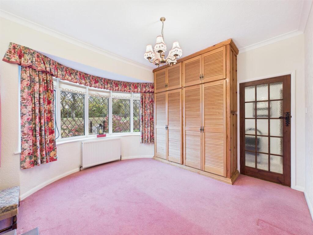 Bedroom: