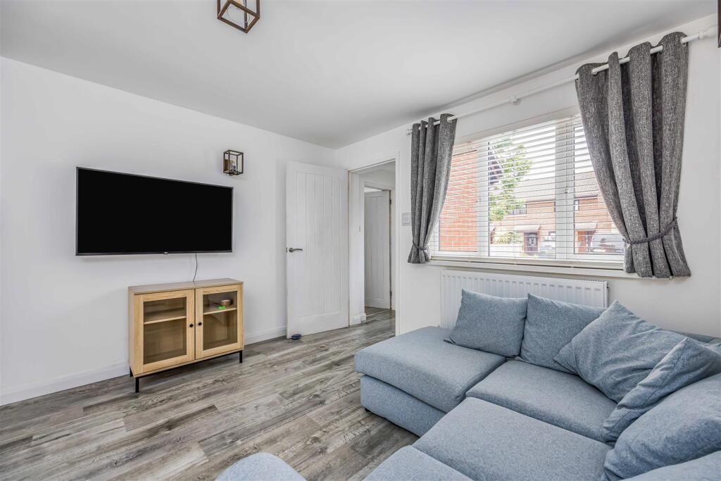 100 Fathoms Reach, Hayling Island-Small-PorticoMar