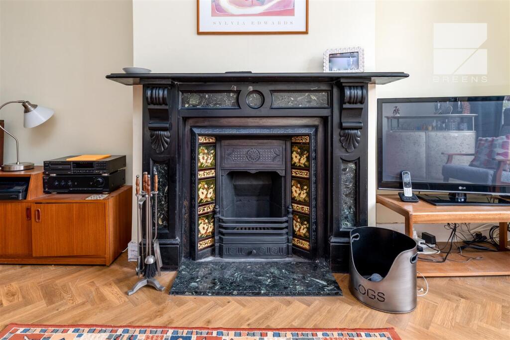 8 Connaught Road_0031.jpg