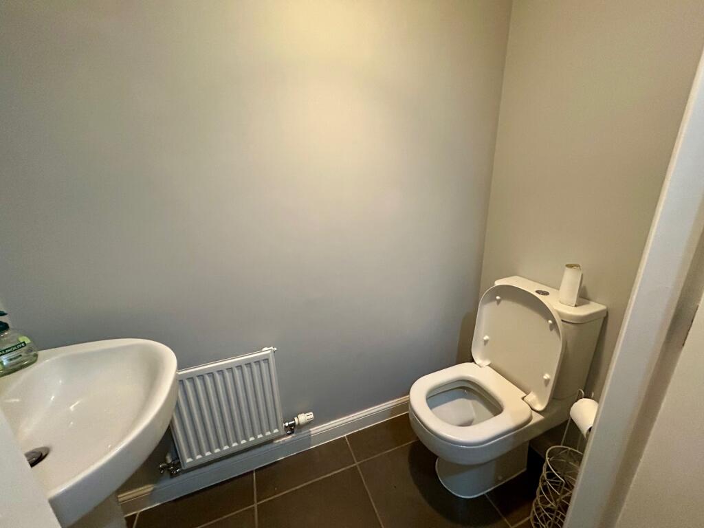 Cloakroom/wc