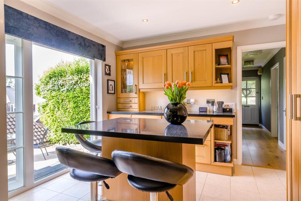 8649943-interior30.jpg