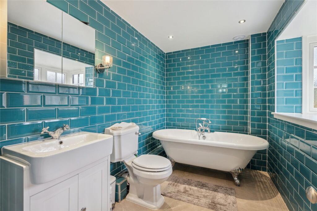 En Suite To Bed One
