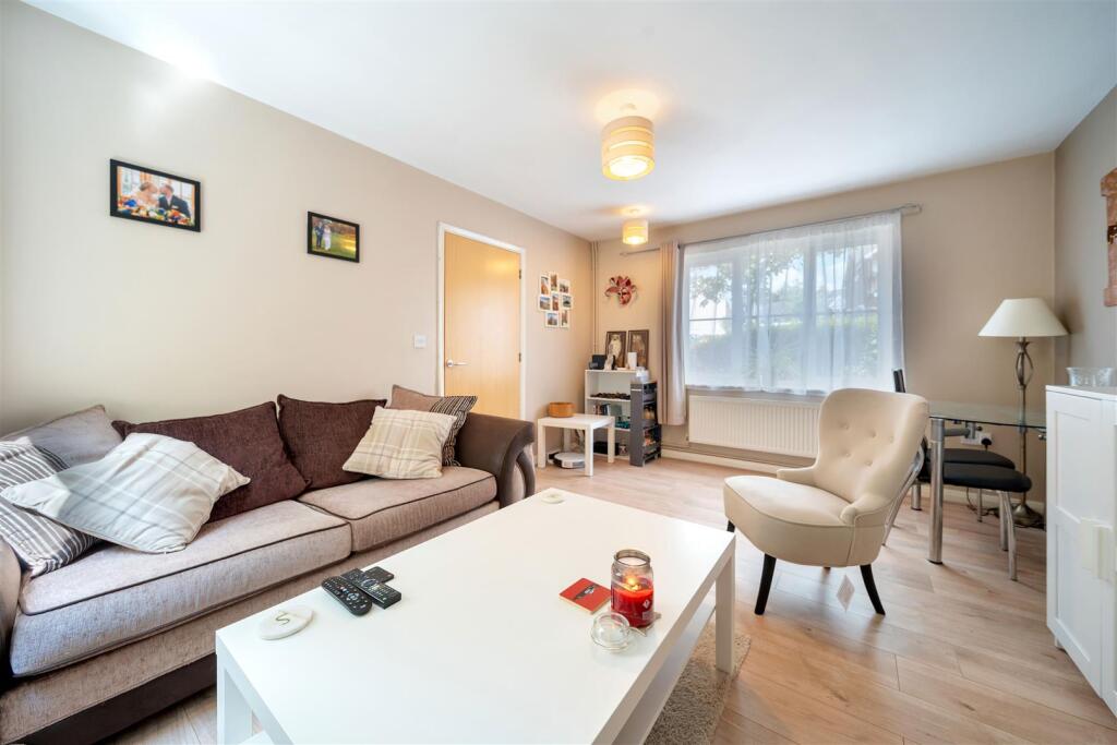 104 Foxhall Rd-32.jpg