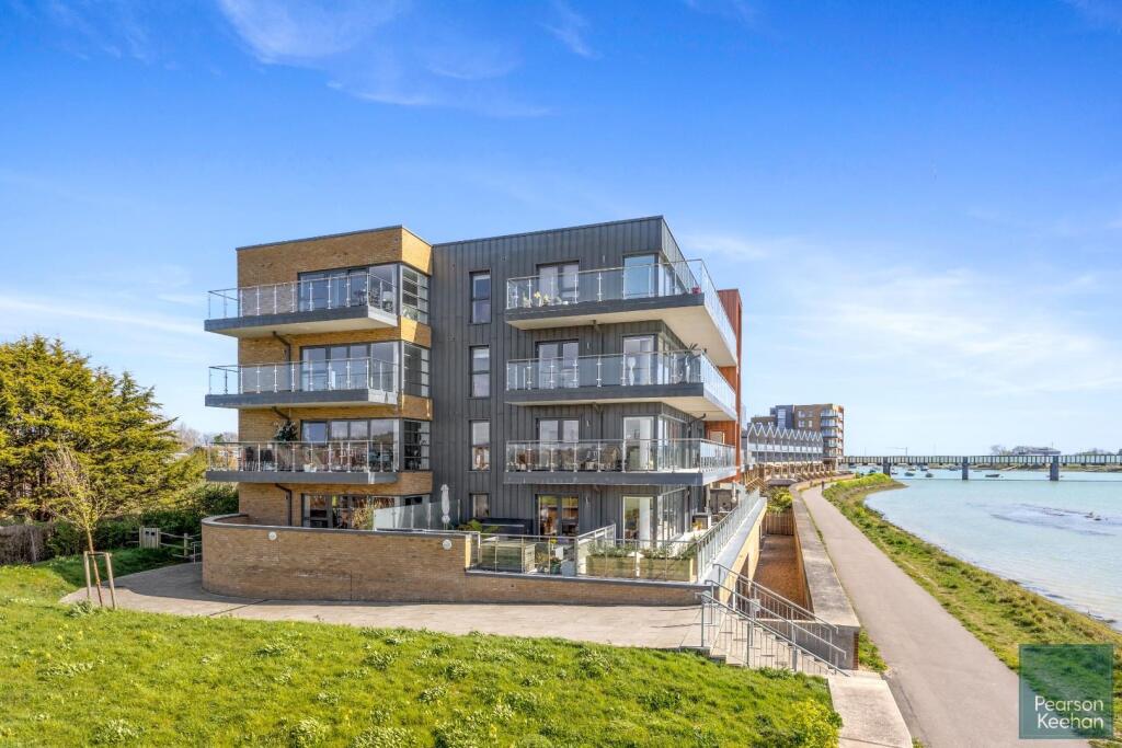 Oystercatcher Apartments, Flat 9-023.jpg