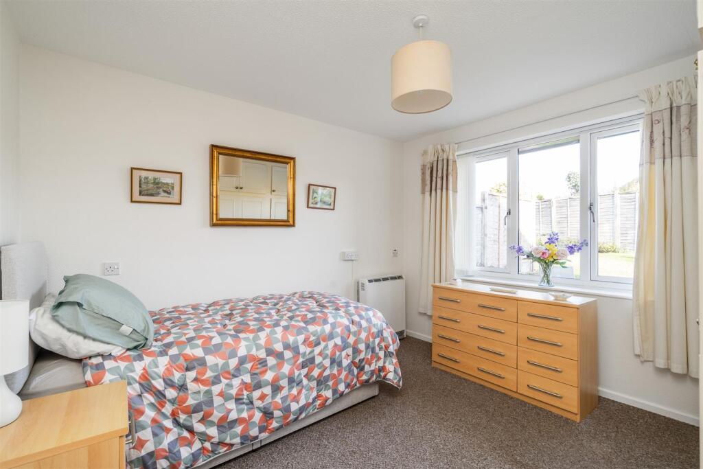 19 Hartlebury Close_6.jpg