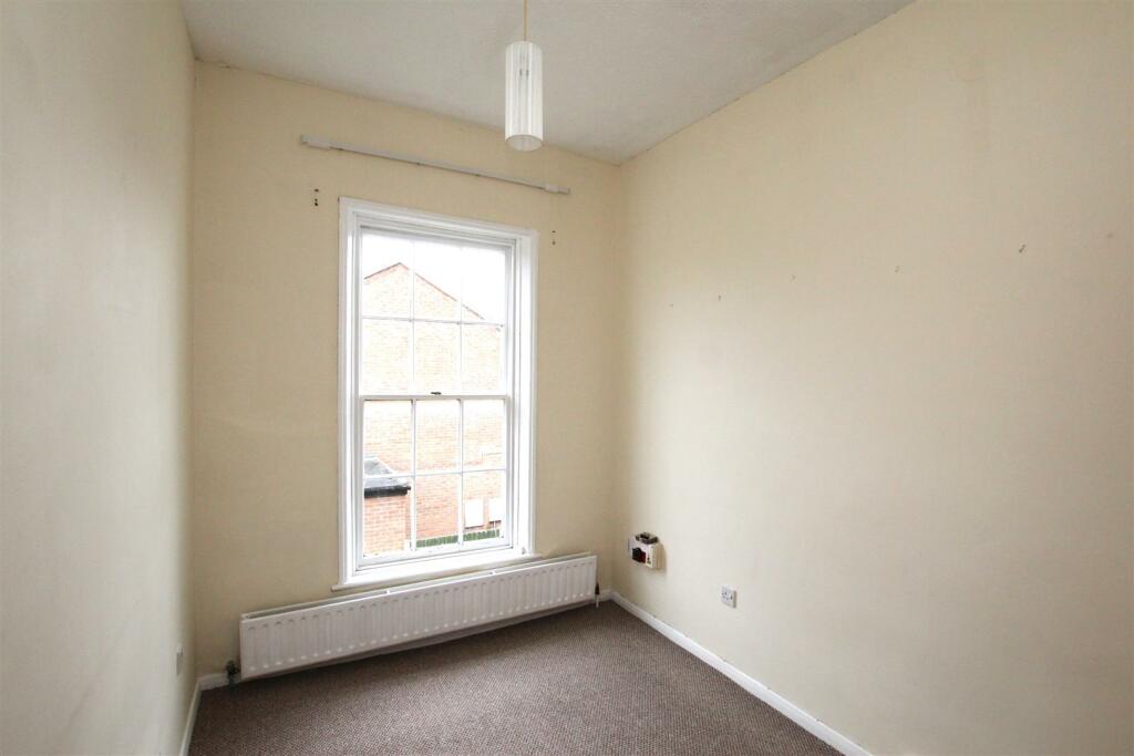 Chestnut House - Bedroom.JPG