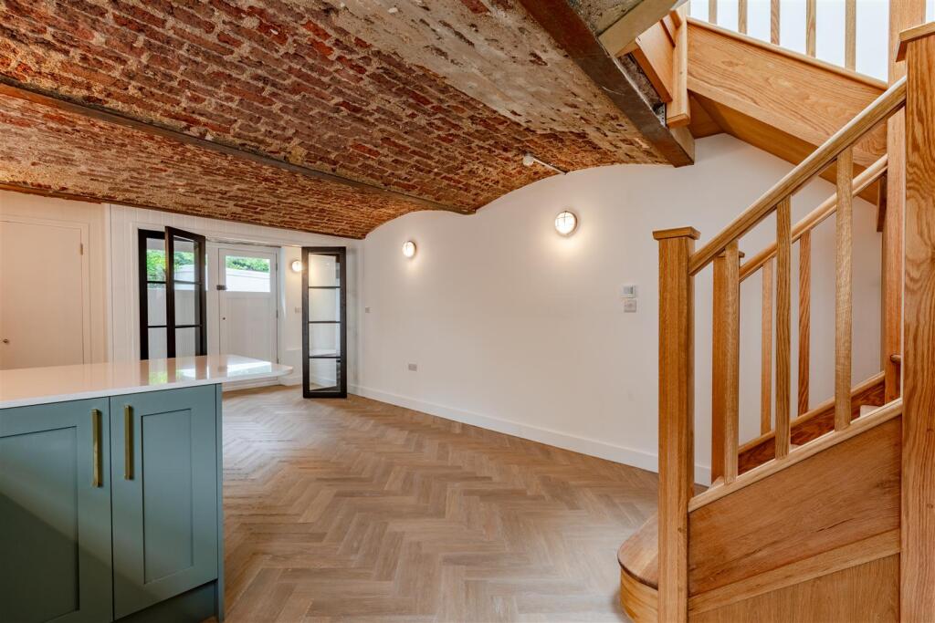 Open Plan Kitchen/Reception