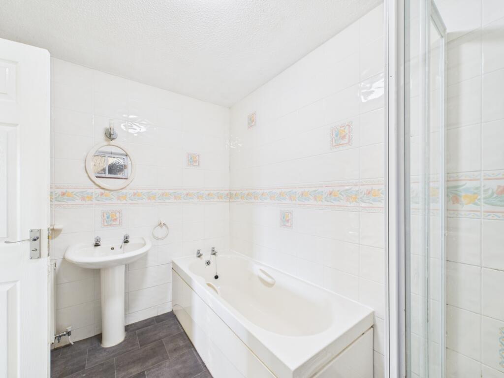 CAM01721G0-PR0105-STILL008