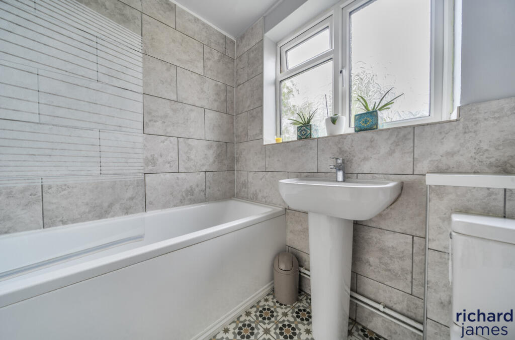 01bdcac78546412892c19814a89856a9