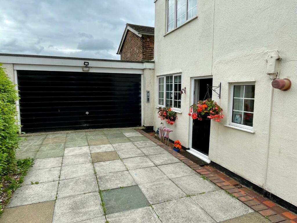 DOUBLE GARAGE