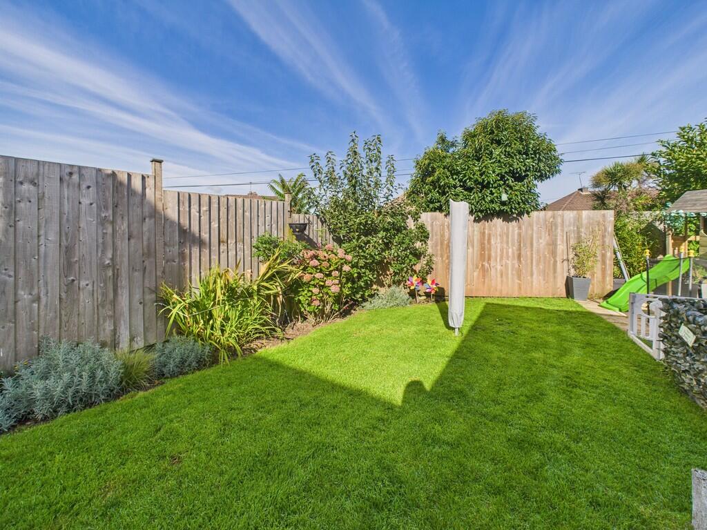 CAM02089G0-PR0575...