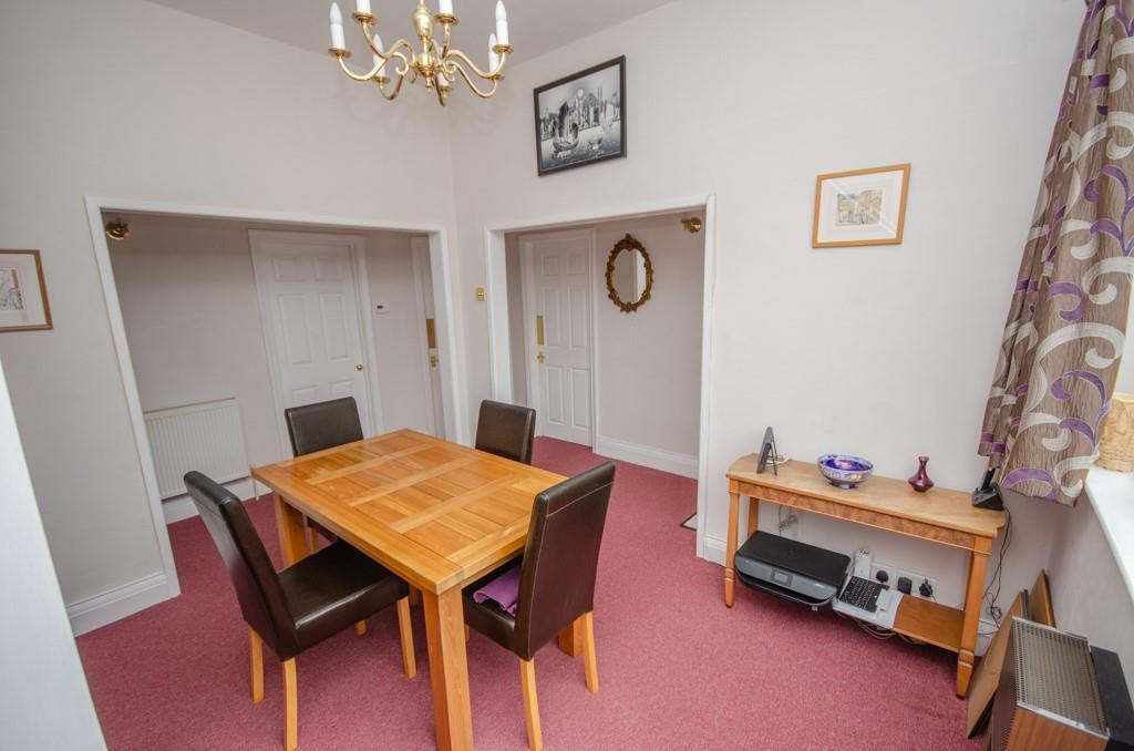 Dining room pic 2.jpg