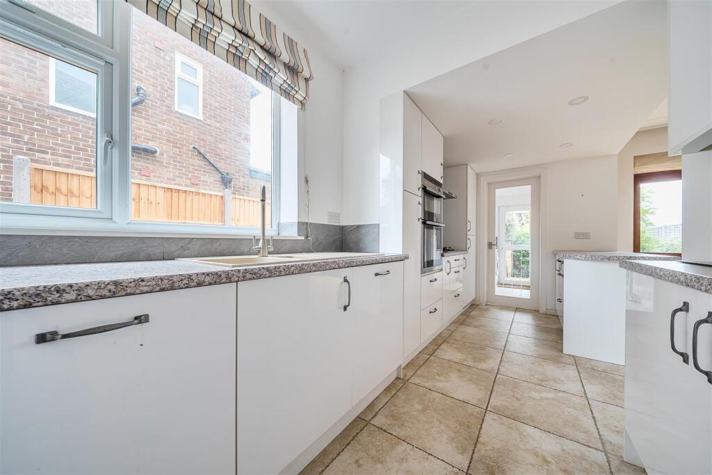 kitchen h.jpg