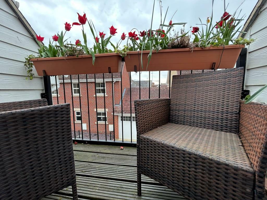 OUTSIDE - BALCONY