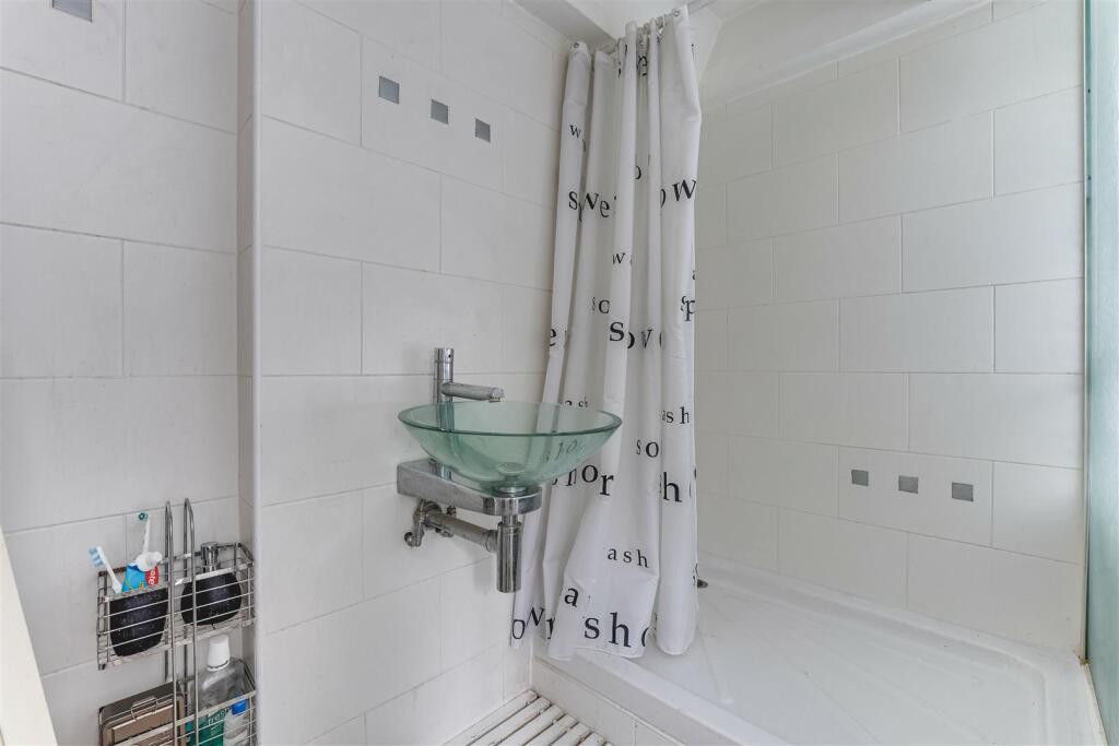 Ensuite.jpg