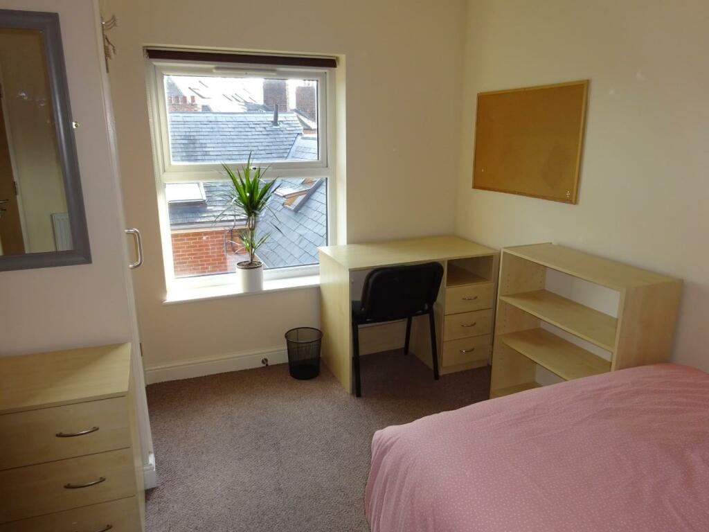 497a Glossop - Bedroom 5.JPG