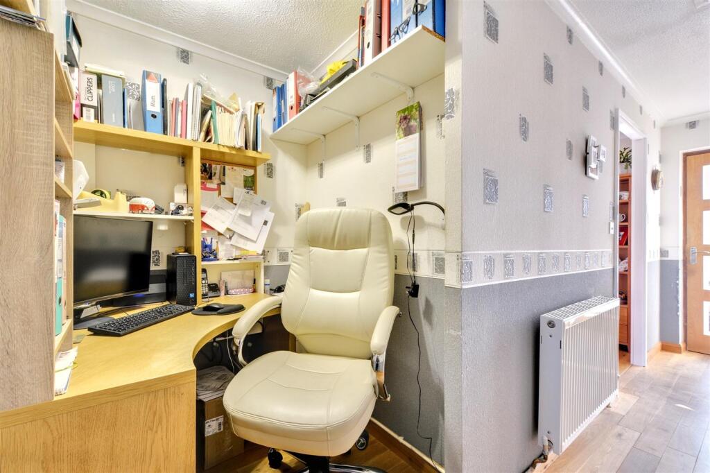 Office_2.jpeg