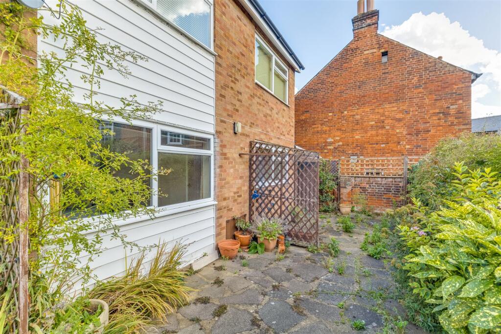 Stevenage Road 6-25.jpg